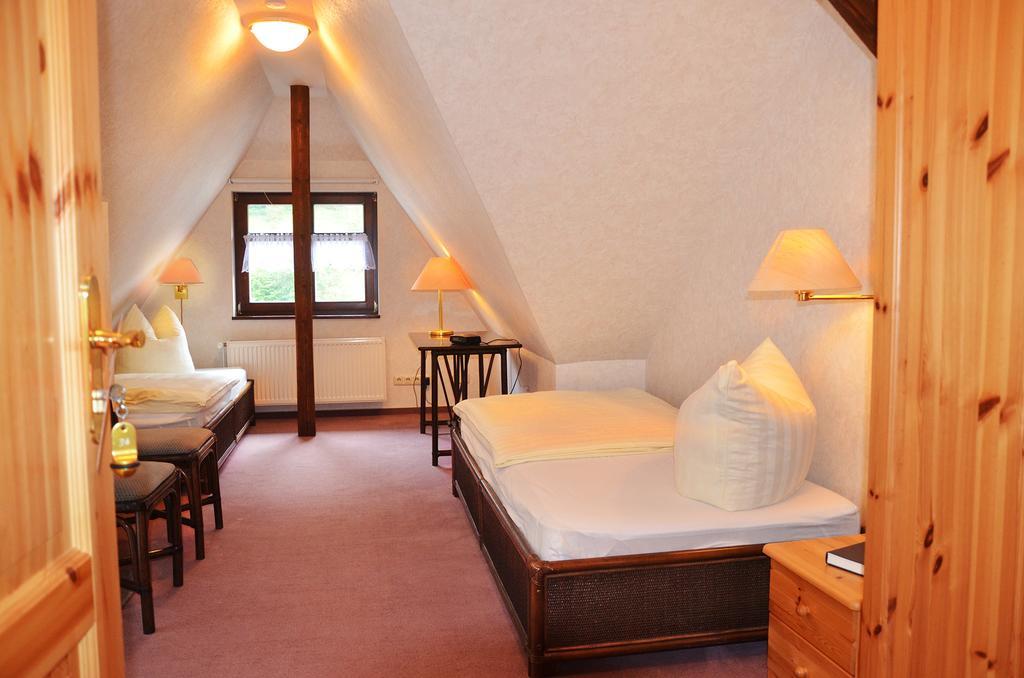 Hotel Zur Hallenburg Kurort Steinbach-Hallenberg Buitenkant foto