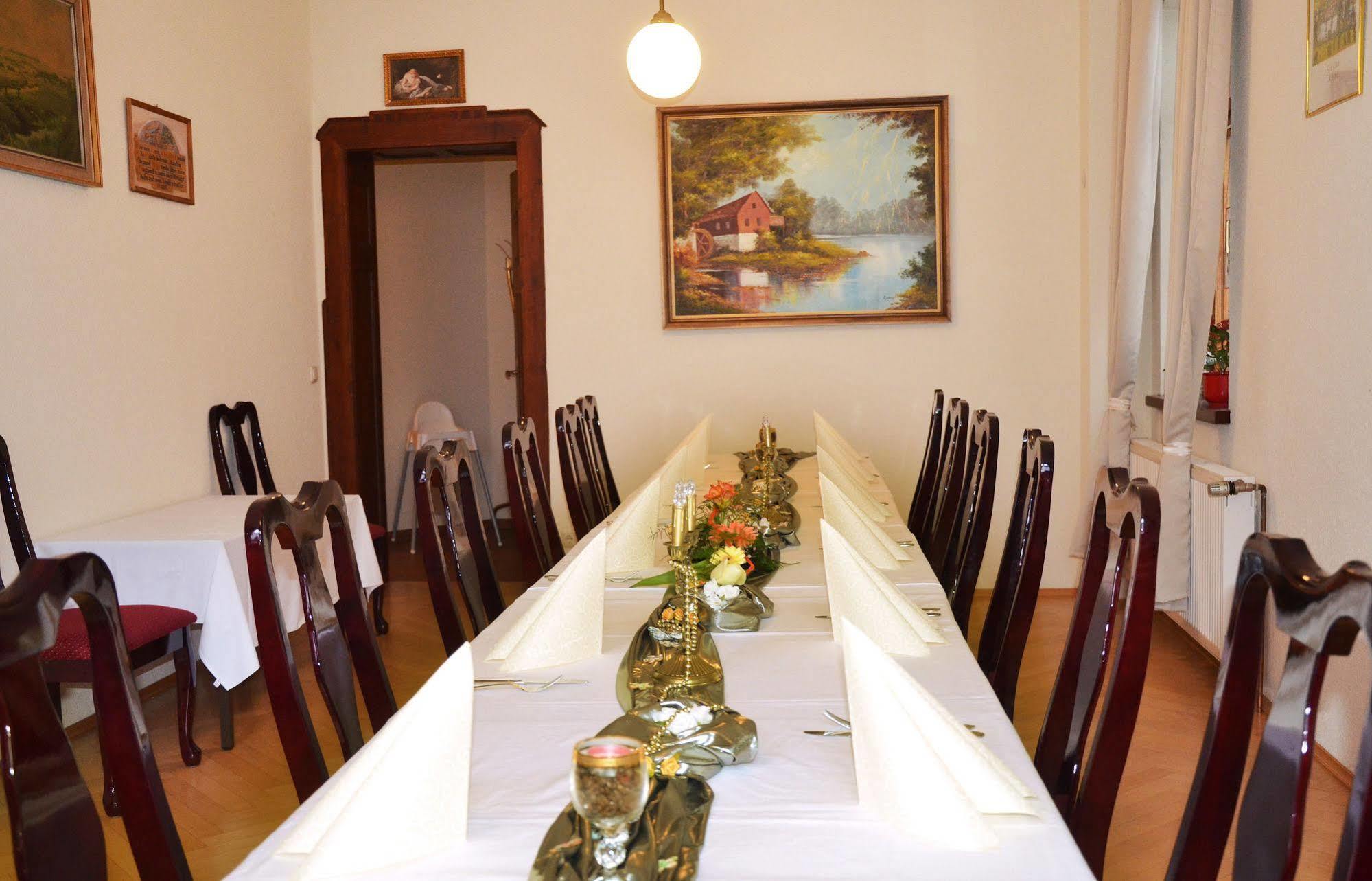 Hotel Zur Hallenburg Kurort Steinbach-Hallenberg Buitenkant foto
