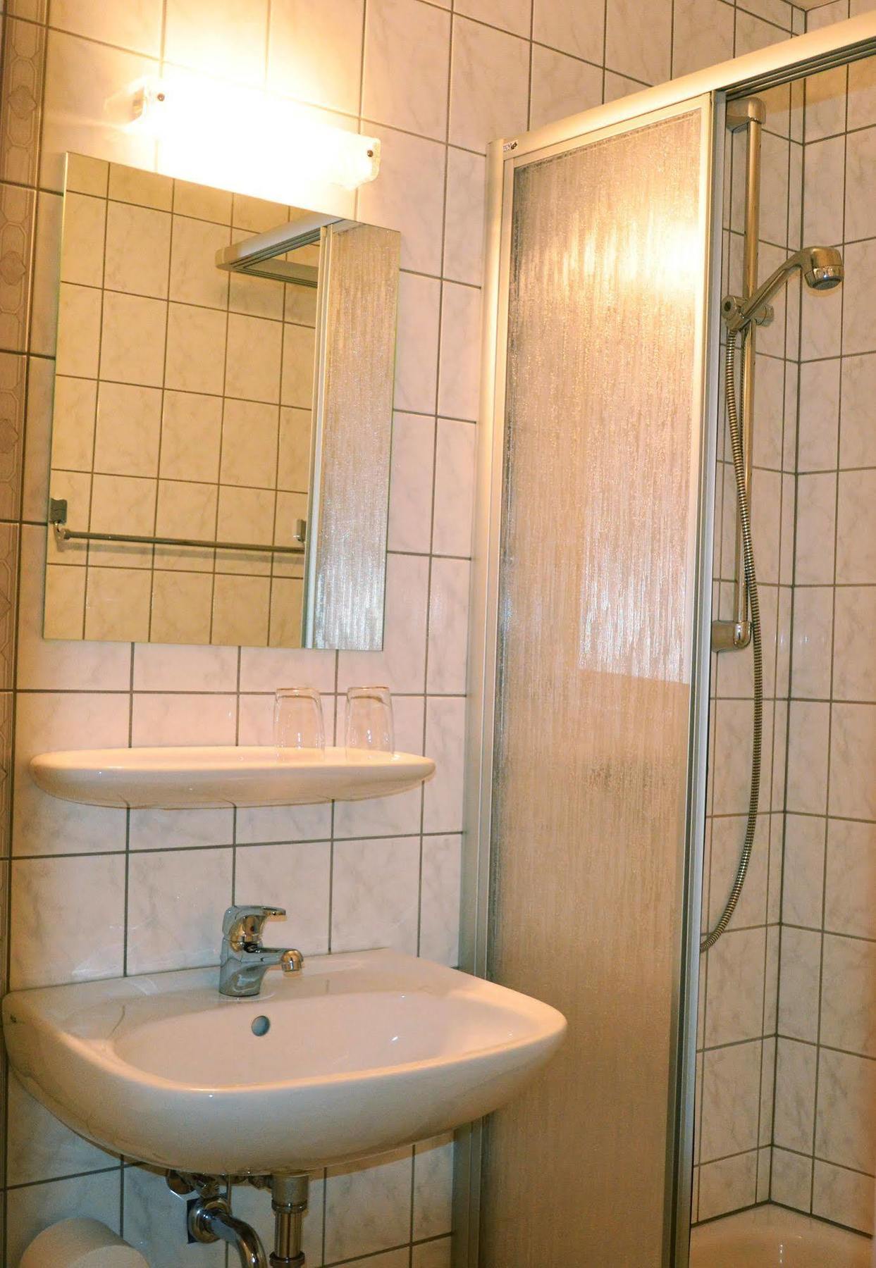 Hotel Zur Hallenburg Kurort Steinbach-Hallenberg Buitenkant foto